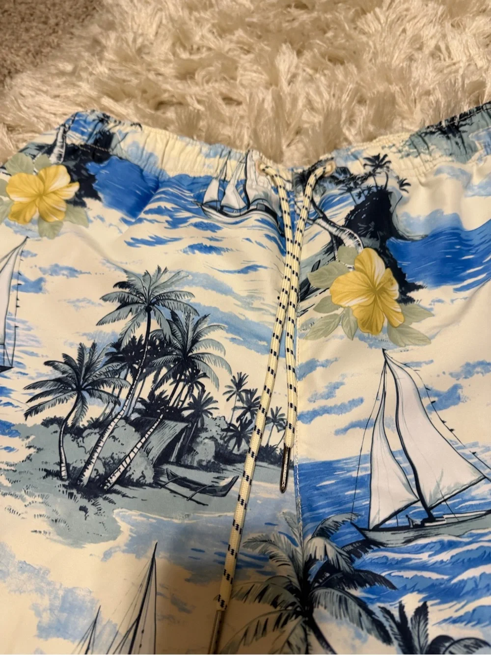Men’s Size L Tommy Bahama Blue and White Tropical Sailboat Swim Shorts